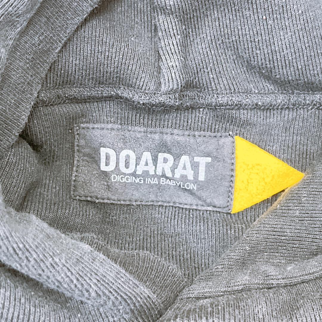【06968】 DOARAT ドゥアラット トップス L ブラック パーカー ワンポイント 黒 フード付き ポケットあり 襟元汚れあり