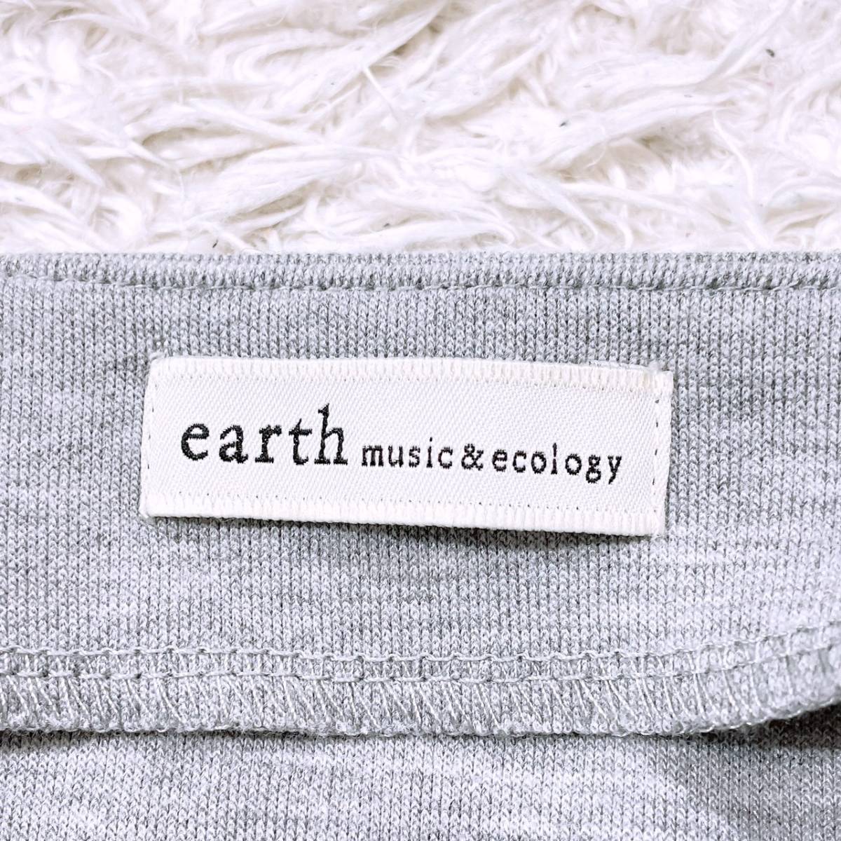レディース F earth music&ecology トップス シャツ 七分袖シャツ グレー 丸ネック ビジュー アース ミュージック＆エコロジー 【11246】