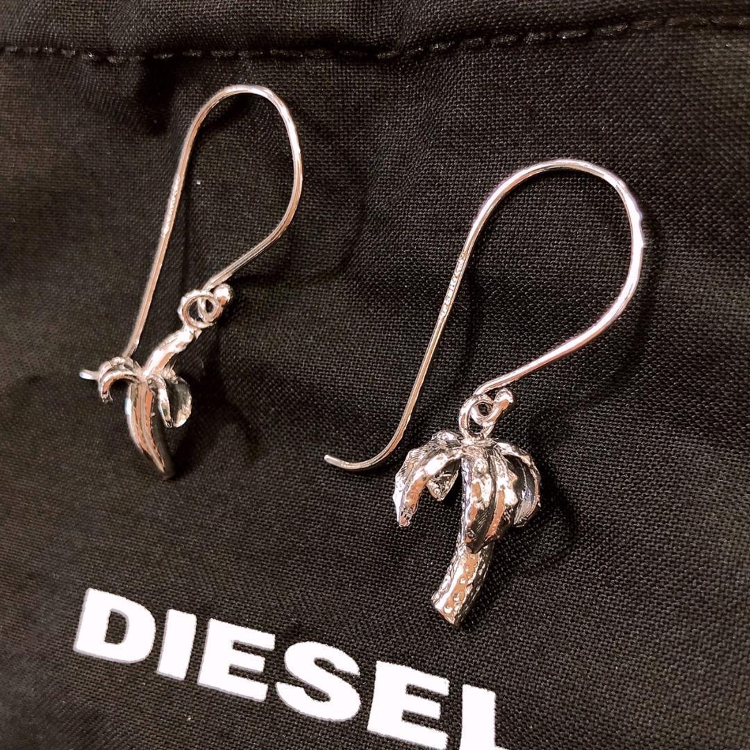 【14536】 DIESEL ディーゼル ピアス シルバー バナナ ヤシの木 未使用 おしゃれ アクセサリー 小物 お出かけ用 普段用