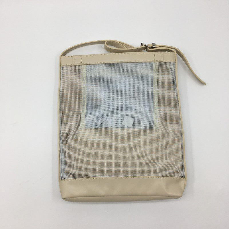 【16341】 新古品 TAKEO KIKUCHI タケオキクチ ショルダーバッグ サイズ00 ベージュ シンプル メッシュ 袋付き 書類 メンズ 定価8000円
