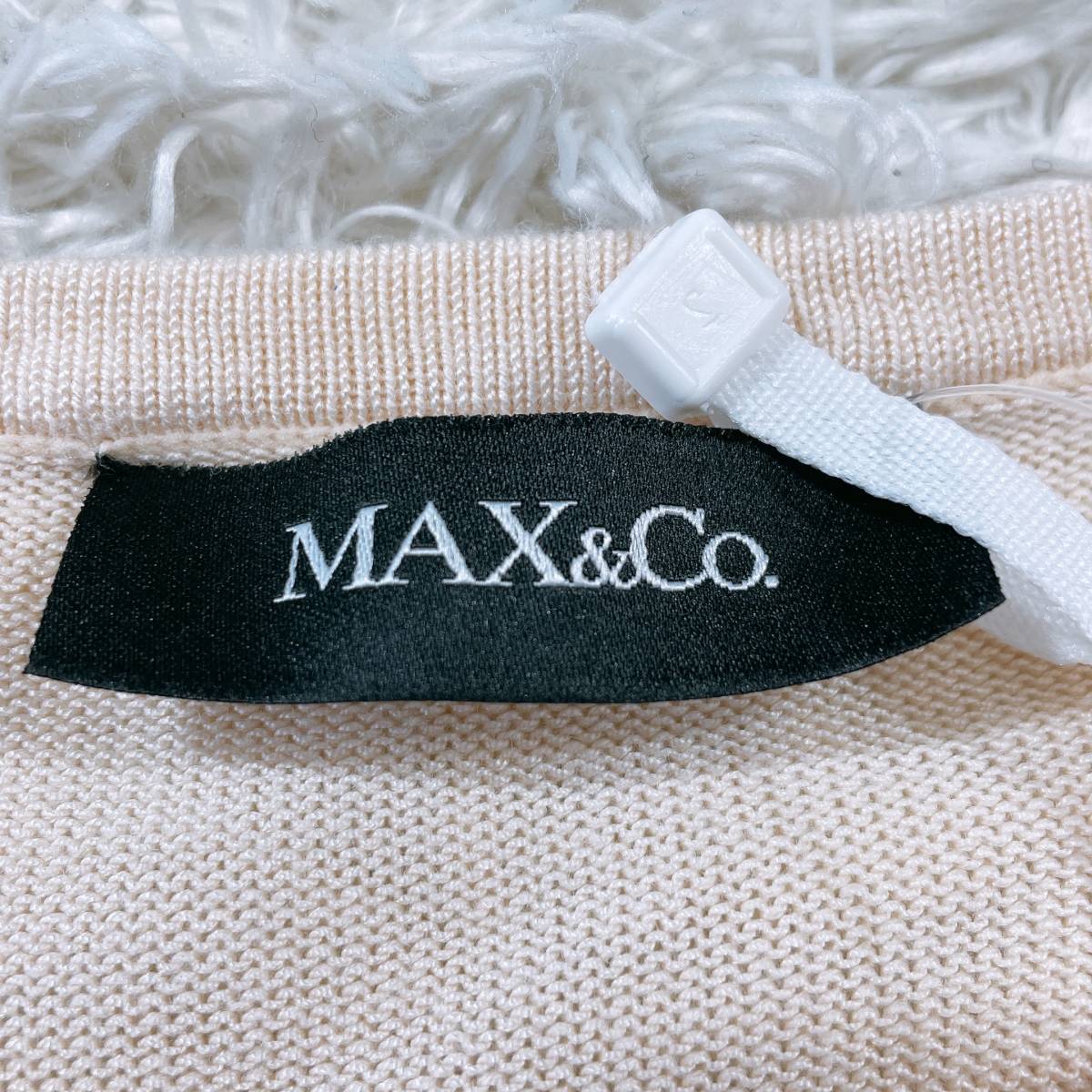 新品 レディースS MAX&Co. Tシャツ ベージュ 肌色 丸首 半袖 シースルー袖 シンプル 無地 マックスアンドコー 【23264】