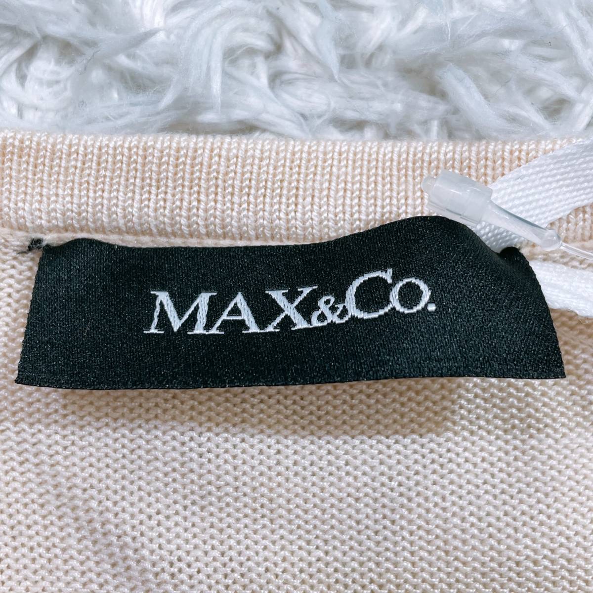 新古品 レディースS MAX&Co. Tシャツ ベージュ 肌色 半袖 シースルー袖 かわいい シンプル 無地 マックスアンドコー 【23269】