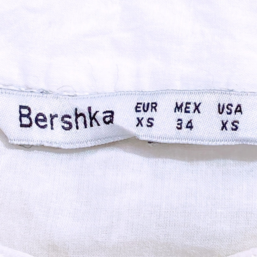 レディースXS Bershka トップス シャツ ブラウス ノーカラーシャツ ホワイト シンプル 無地 長袖 ベルシュカ 【25608】