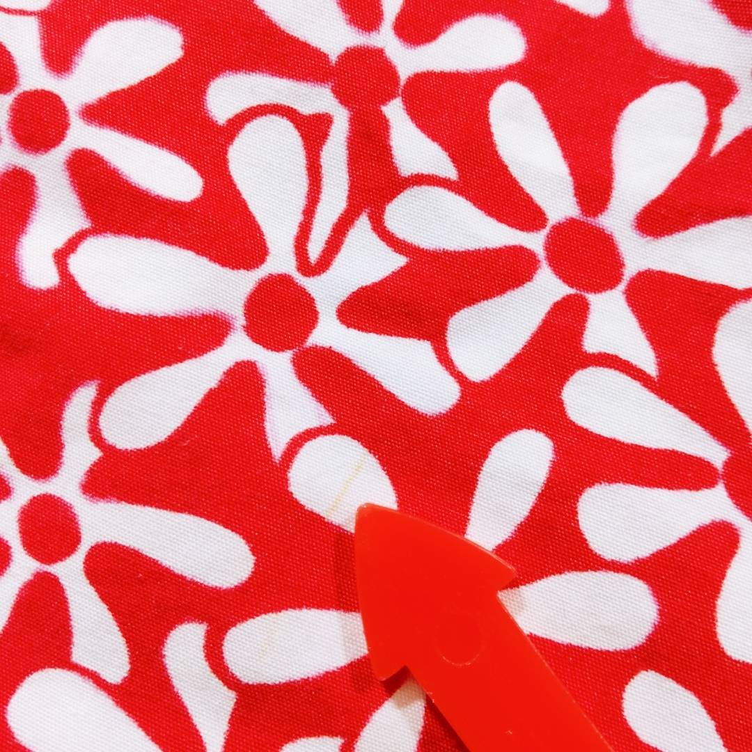 レディース Ladeux パンツ カジュアルパンツ クロップドパンツ レッド 赤色 七分丈 花柄 アジャスター 訳あり品 綿 ラドゥ 【25698】
