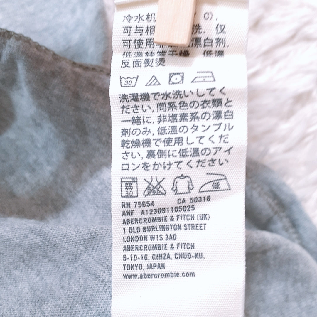 レディースS Abercrombie＆Fitch トップス 半袖Tシャツ グレー 灰色 春夏物 お出かけ アバクロビーアンドフィッチ 【26574】