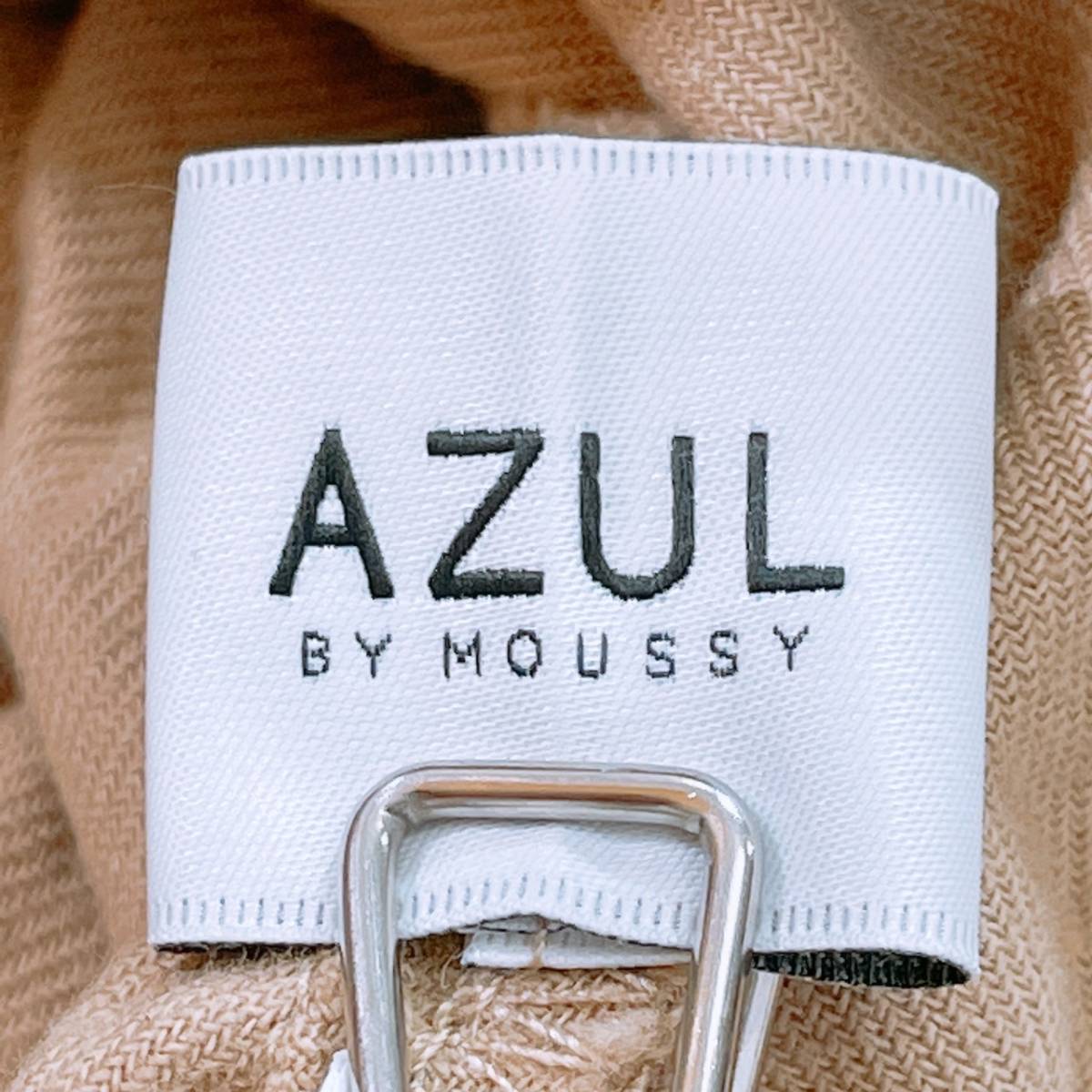 レディースM AZUL BY MOUSSY アウター シャツジャケット ベージュ 長袖 ウエストゴム プルオーバー 薄手 アズールバイマウジー 【26984】