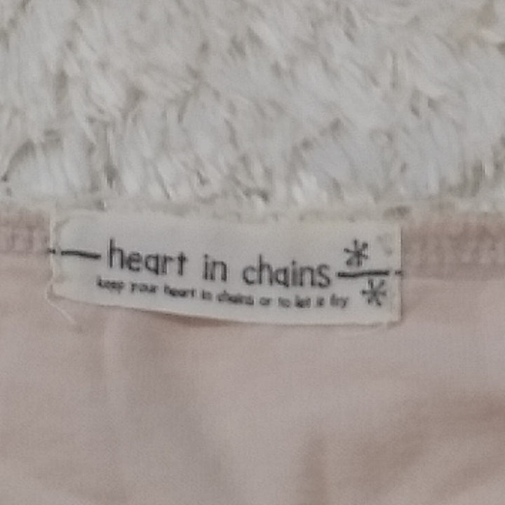 レディースL heart in chains タンクトップ 薄いピンク スリットあり レース リボン かわいい ハート　イン　チェインズ【27007】