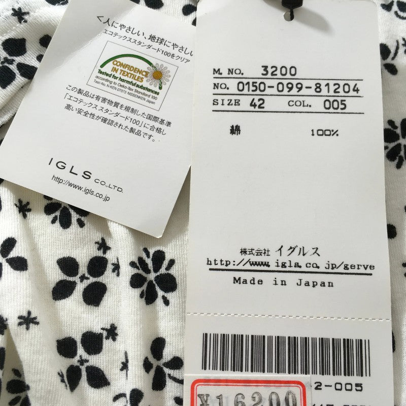 【28810】 新古品 OEKO GERVE 七分袖シャツ サイズ42 ホワイト サイズS相当 クローバー柄 おしゃれ 可愛い 丸首 レディース 定価15000円
