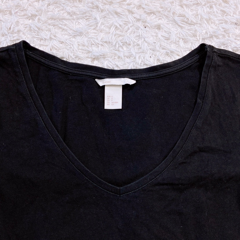 【25816】 H&M エイチアンドエム 半袖Tシャツ サイズS ブラック トップス 無地 シンプル Vネック デイリー 薄手 春 夏 レディース