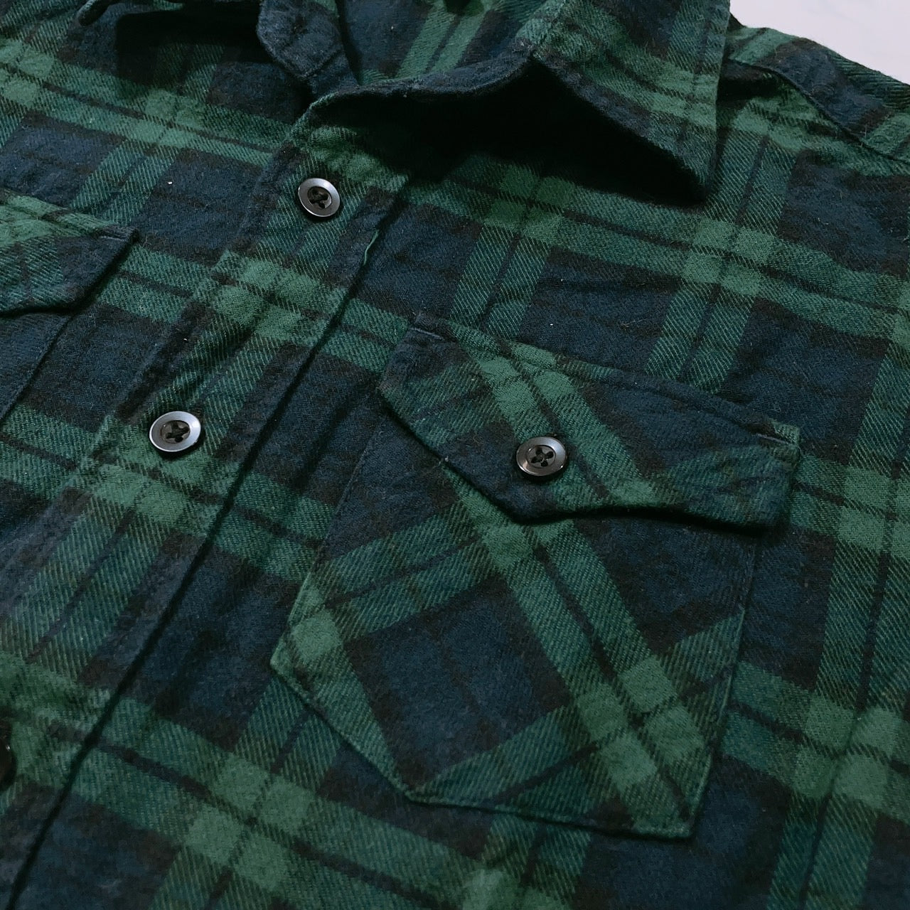 【27602】 UNIQLO ユニクロ 長袖シャツ サイズ130 グリーン カジュアルシャツ フランネルシャツ チェック柄 前ボタン お洒落 キッズ