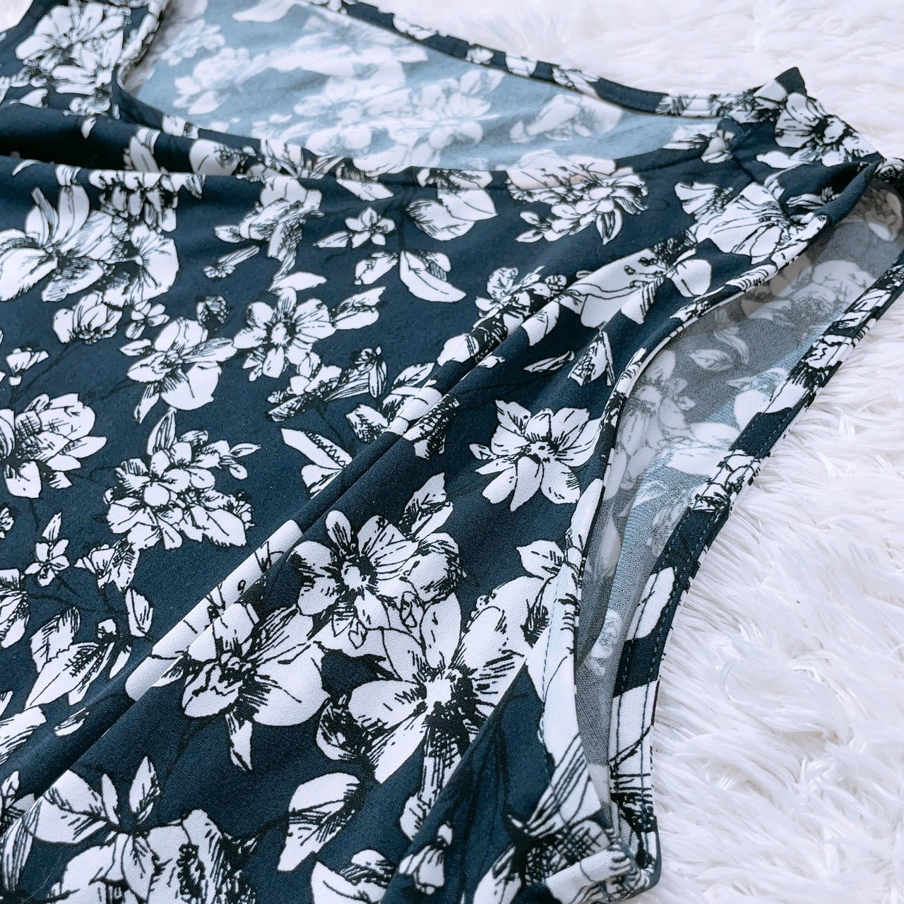 【27231】 PLST プラステ ノースリーブシャツ サイズM ブラック タンクトップ カジュアルシャツ インナーシャツ 総柄 花柄 レディース